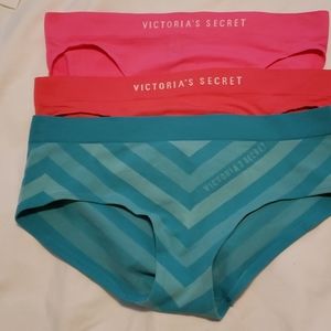 3 Victoria secret woman bikini/ L mix n mach